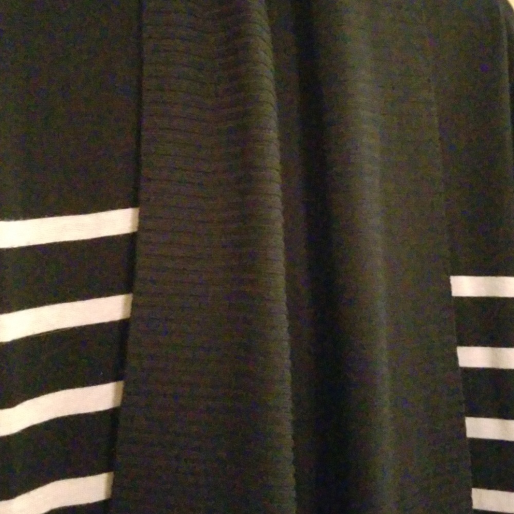 Cardigan - Picture 2 of 3